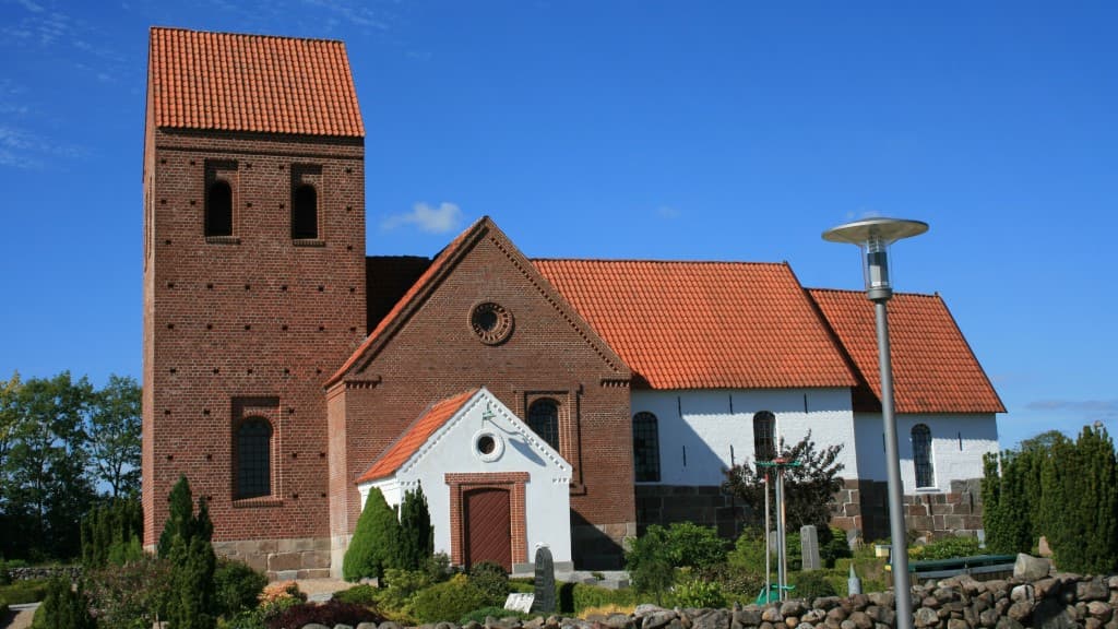 Vorbasse kirke - Facade og indgang