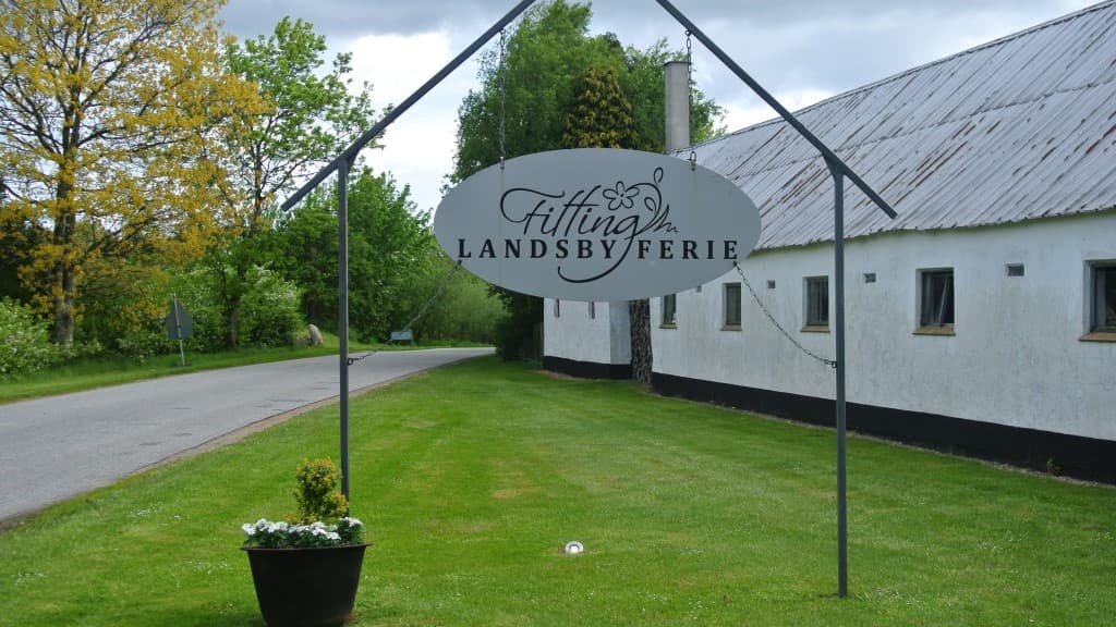 Ankomst til Fitting Landbyferie - Facade