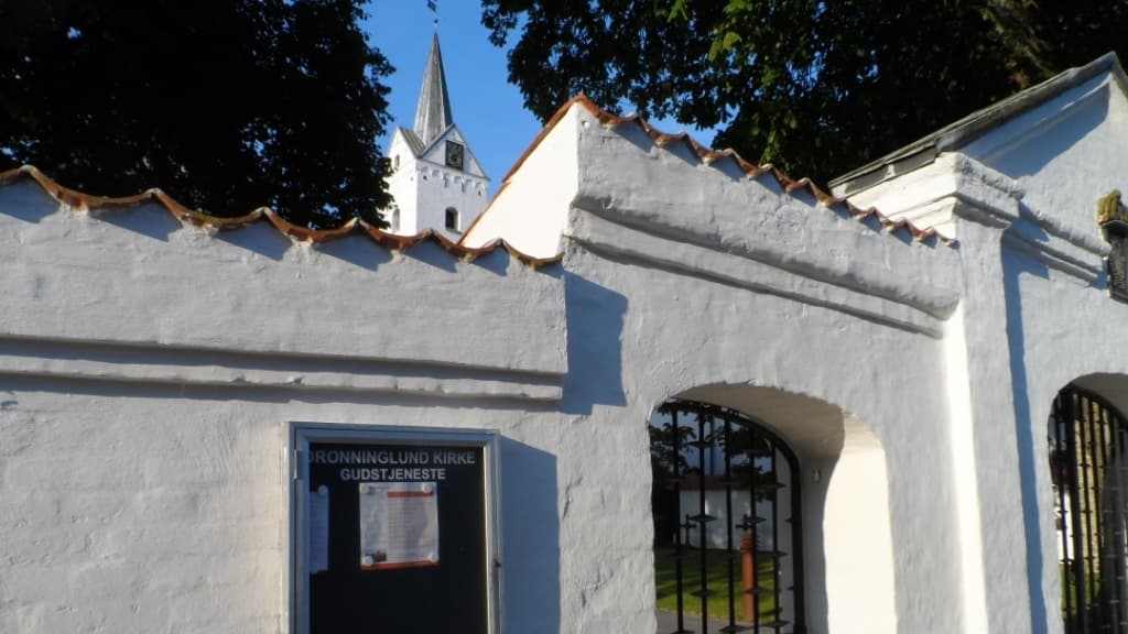 Dronninglund Kirke