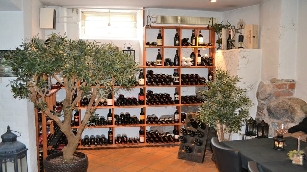 Tappo Winebar & Shop