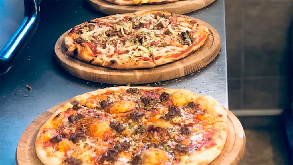 Hune Pizza Restaurant