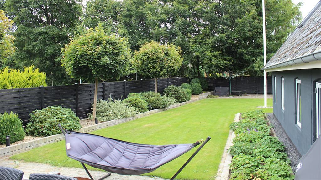 Haven ved Hærvejsovernatning i Bække