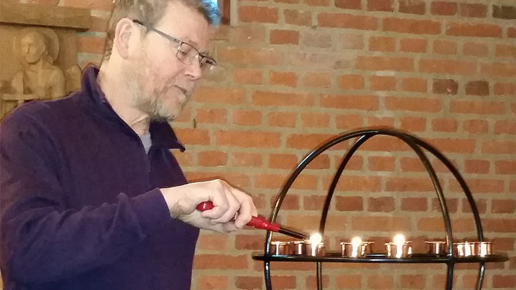 Lysglobe i Askov Kirke