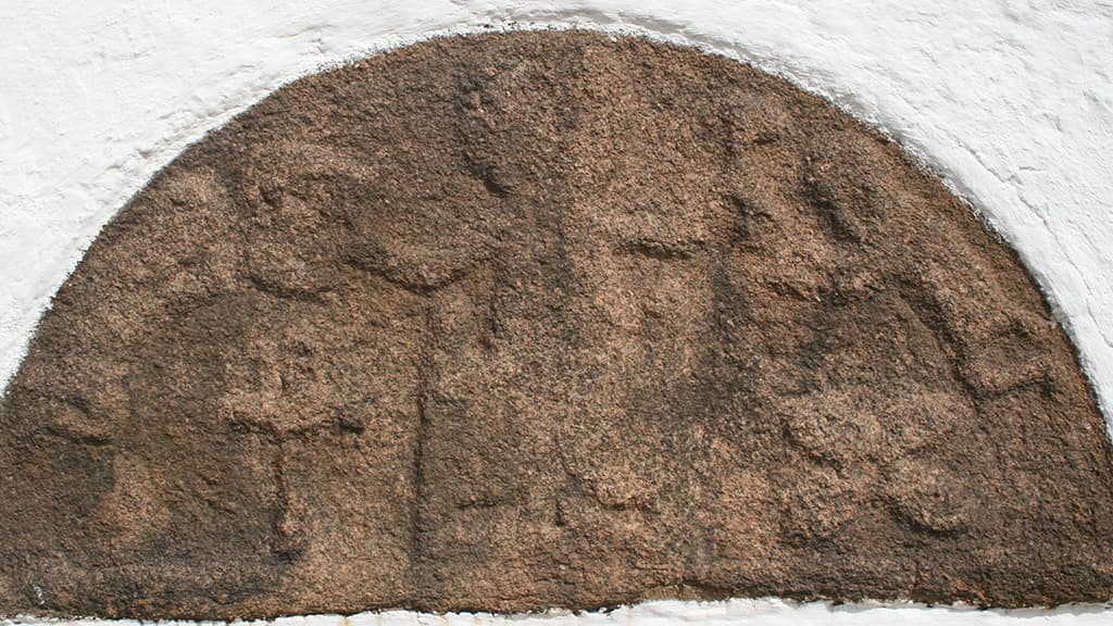 Relief på Bække Kirke