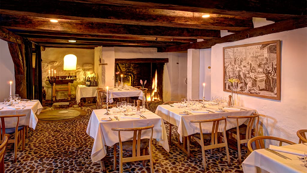 Herregårdskælder bordopdækning