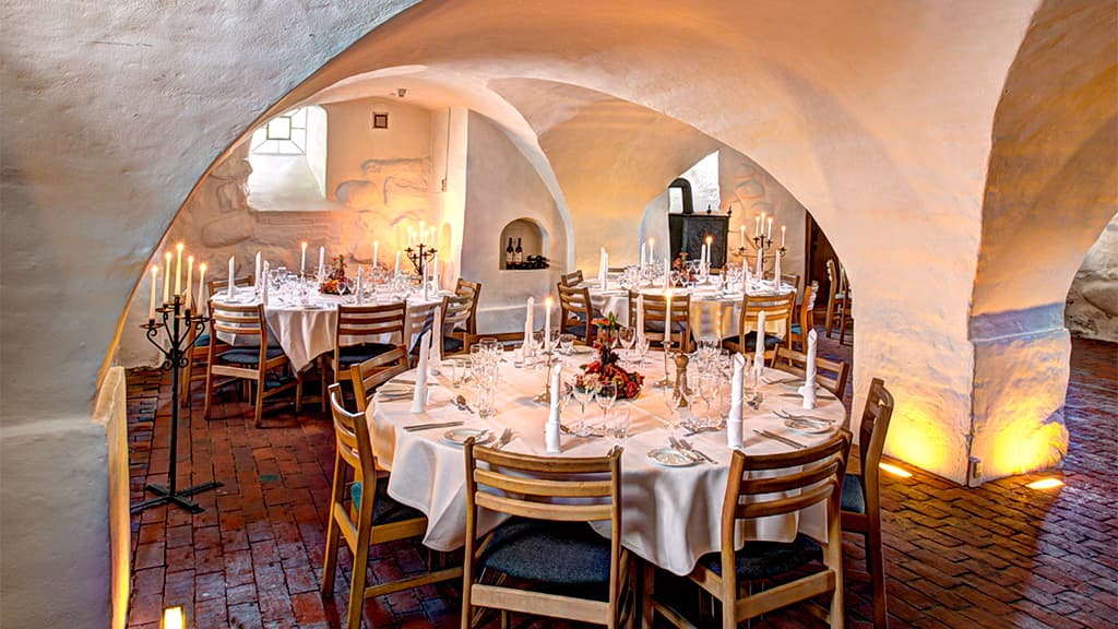 Herregårdskælder bordopdækning