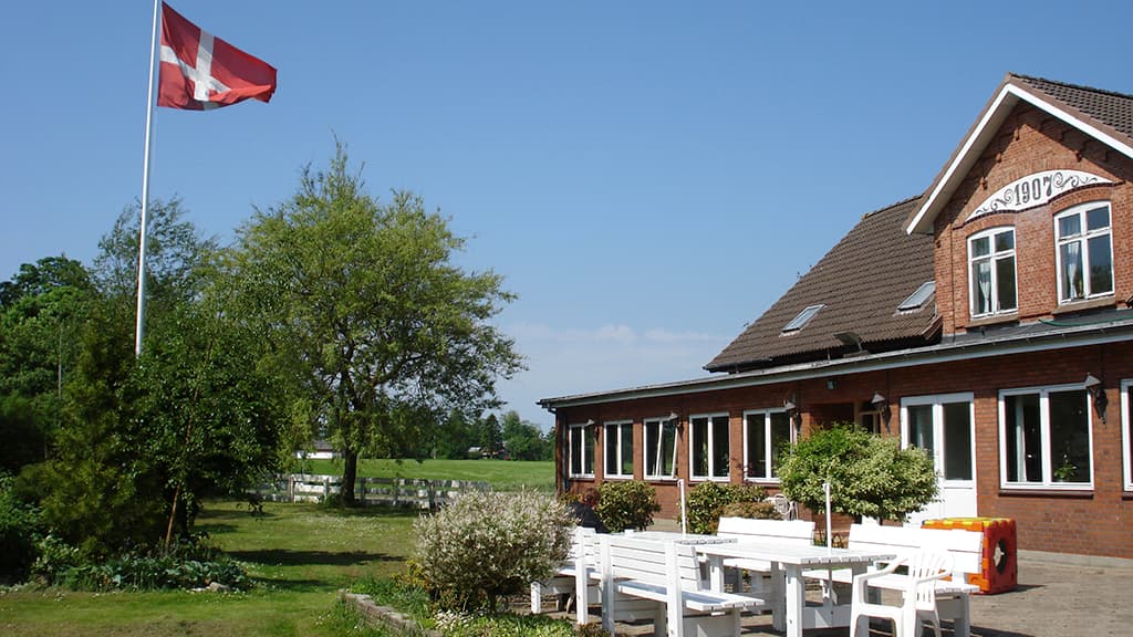 Mikkelborg Kro set udefra