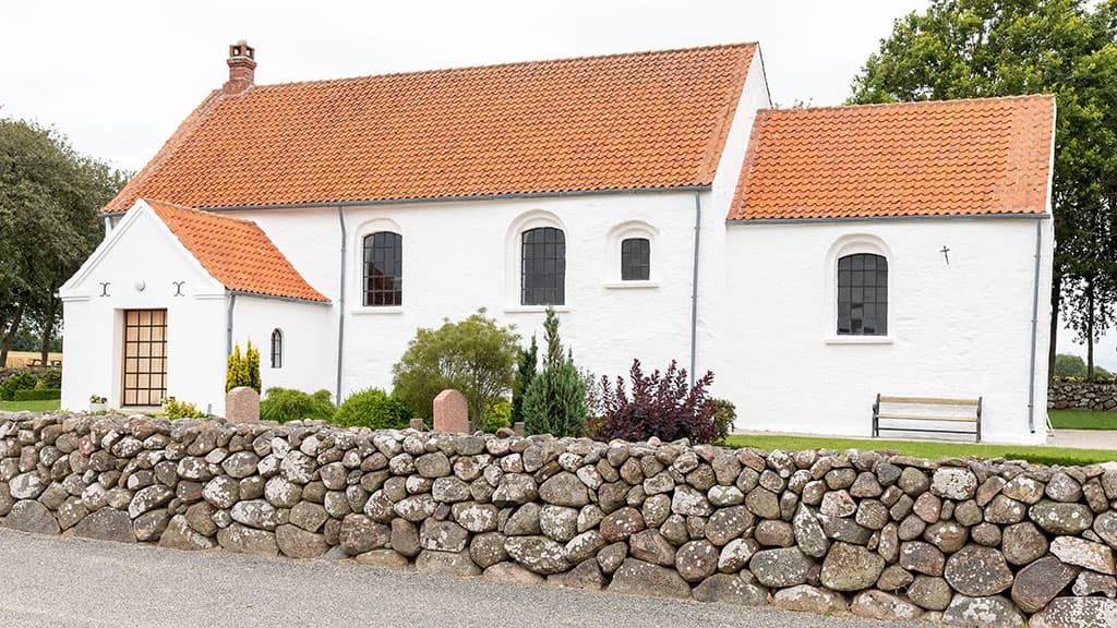 Hammer Kirke og kirkegård