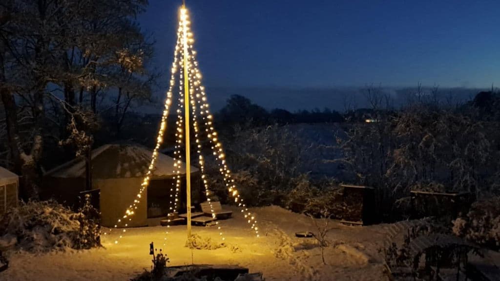 Weihnachtsstimmung in der mongolischen Jurte von Harresø Have