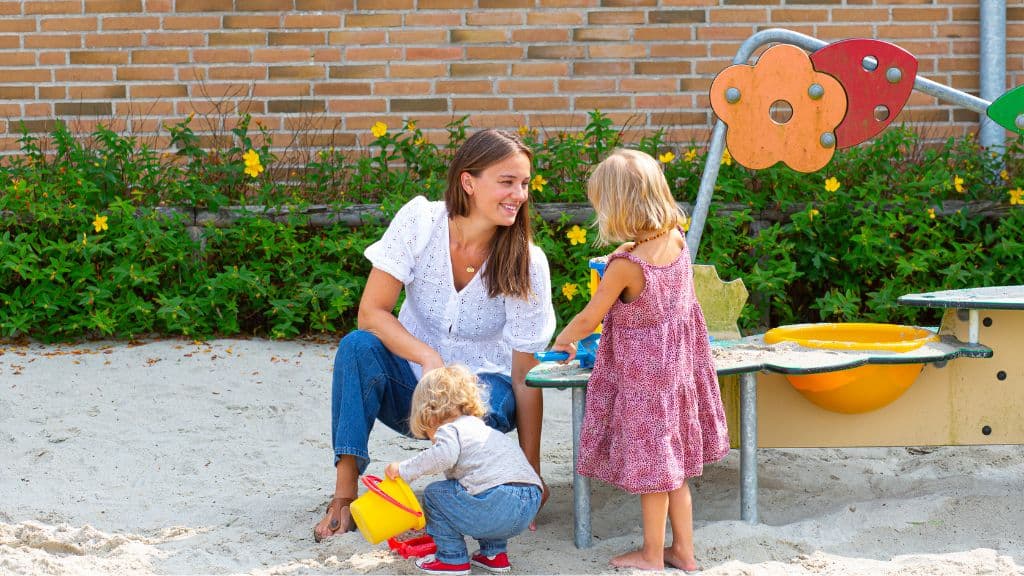 Leg på legepladsen ved GIVSKUD ZOO HOSTEL