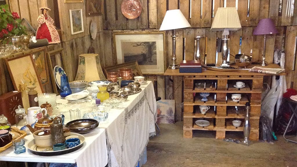 Haughus Gods, Antik og Kræmmermarked