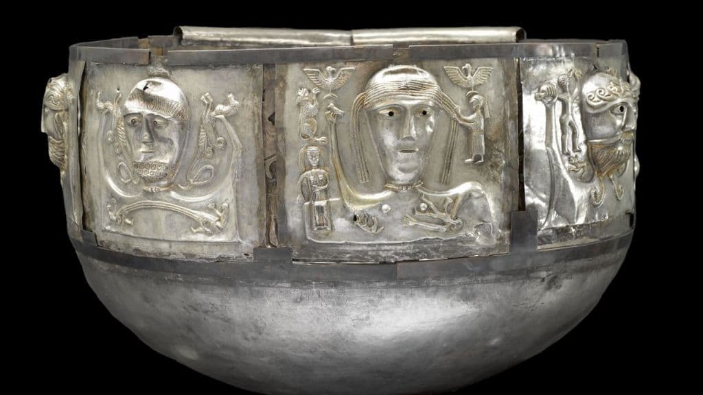 Hør fortællingen om Gundestrupkarret