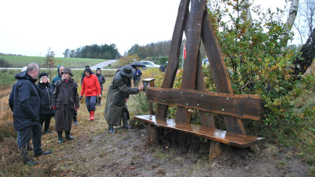 Tænkebænk i Rævemosen