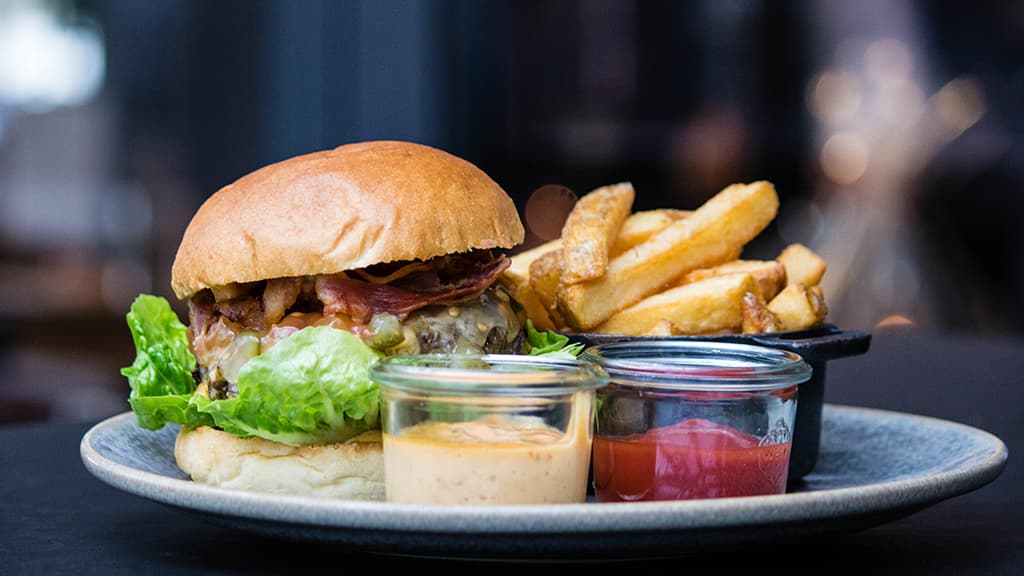 Larsens Sportsbar & Bistro i HimmerLand