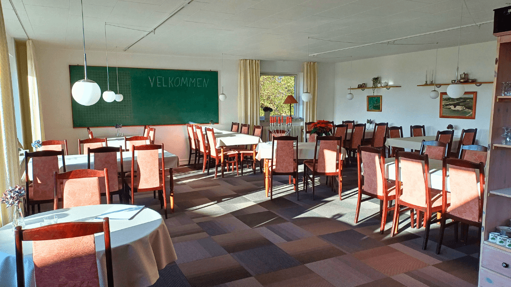 Restauranten, Tid til ro under bøgen