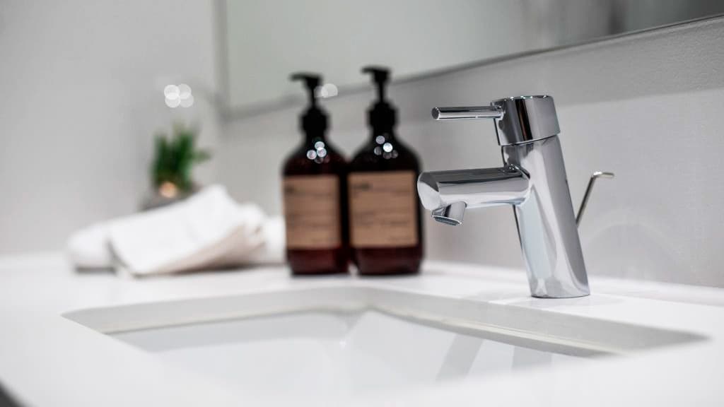 Badeværelse på Peak12 Hotel