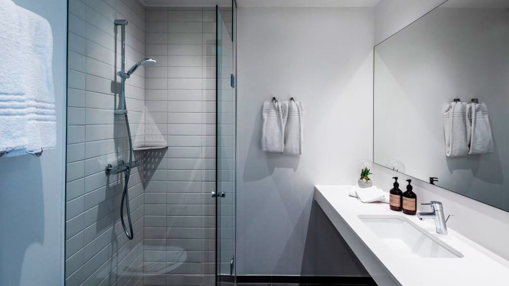 Badeværelse på Peak12 Hotel