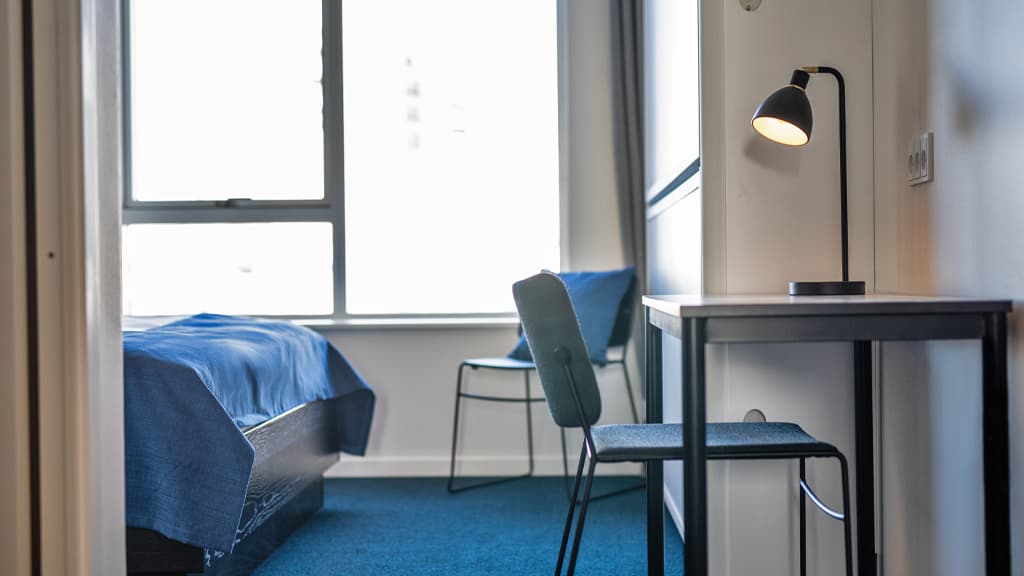 Kompas Hotel, blå, værelse, siddeplads