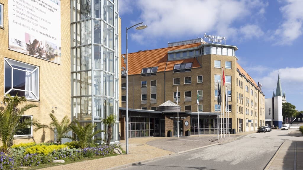 Quality Hotel The Reef Facade