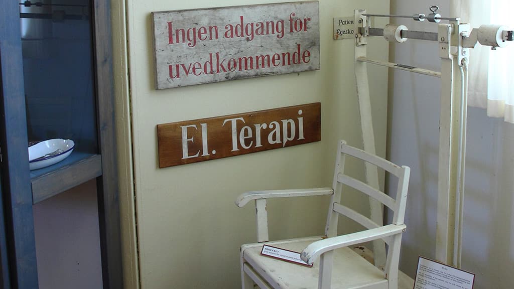 Badezimmerwaage im Museum der Sammlung Hald Ege