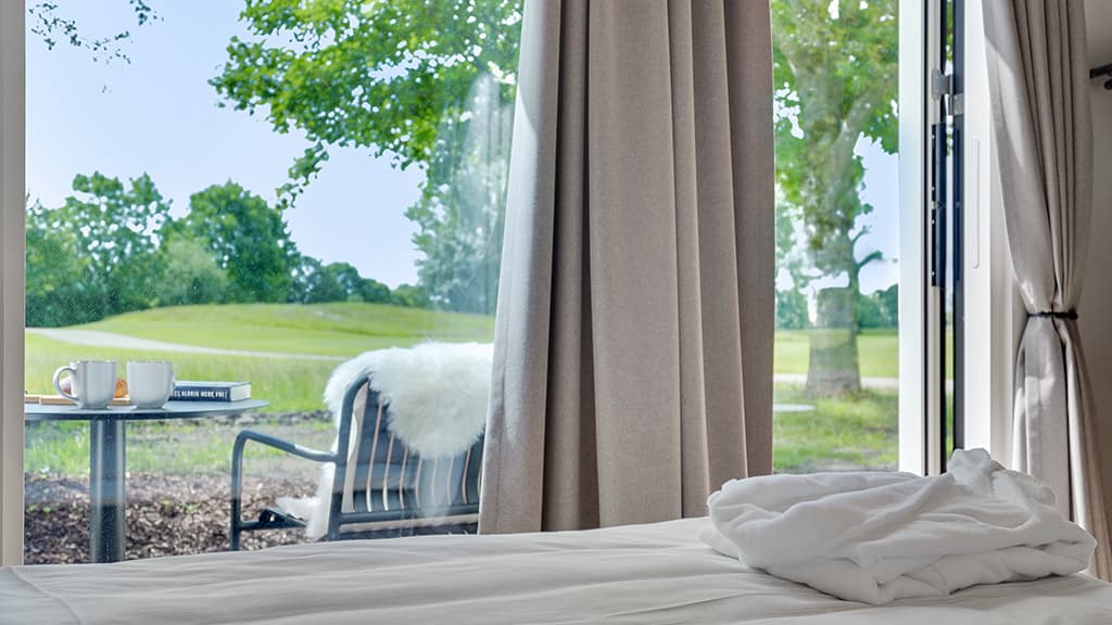 Overnatning i dobbelt- eller enkeltværelse ved Royal Oak