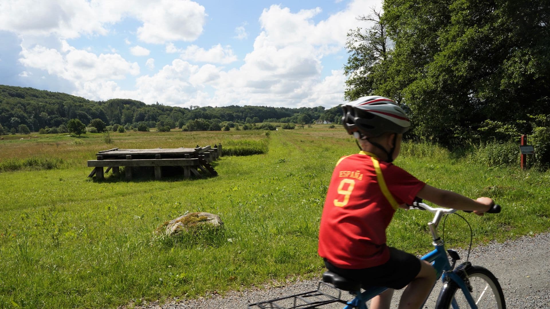 Cykling på Bindeballestien ved Ravningbroen