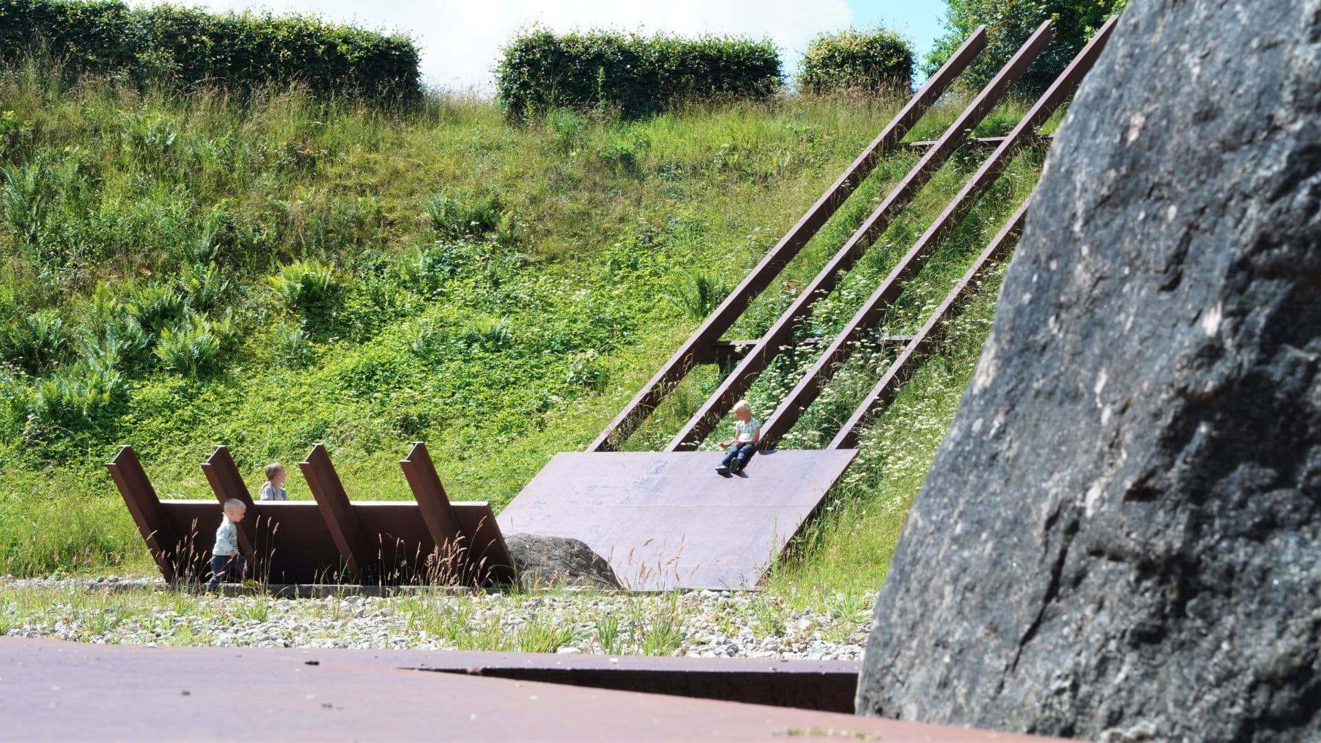 Tørskind Kiesgrube: Landschaftsskulptur Robert Jacobsen - Jean Clareboudt