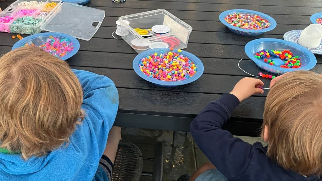 Fårup Sø Camping - kreativ leg med perler for børn