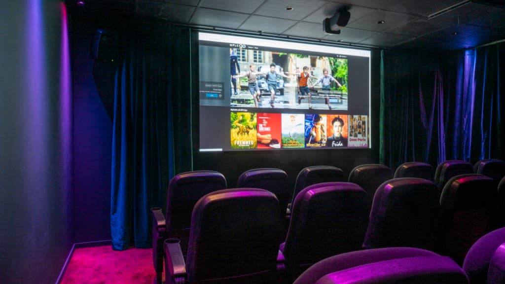 Quality Hotel The Reef Biograf