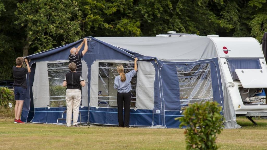Wohnwagen auf dem Campingplatz