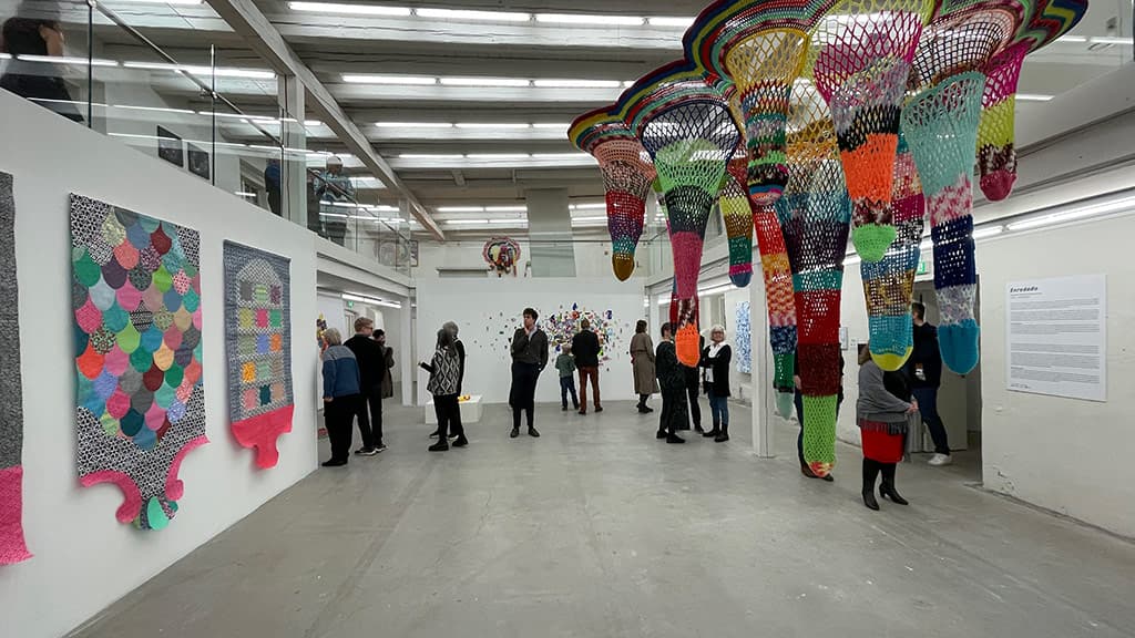 Udstillingen Enredado af Carolina Ponte og Pedro Varela i Viborg Kunsthal